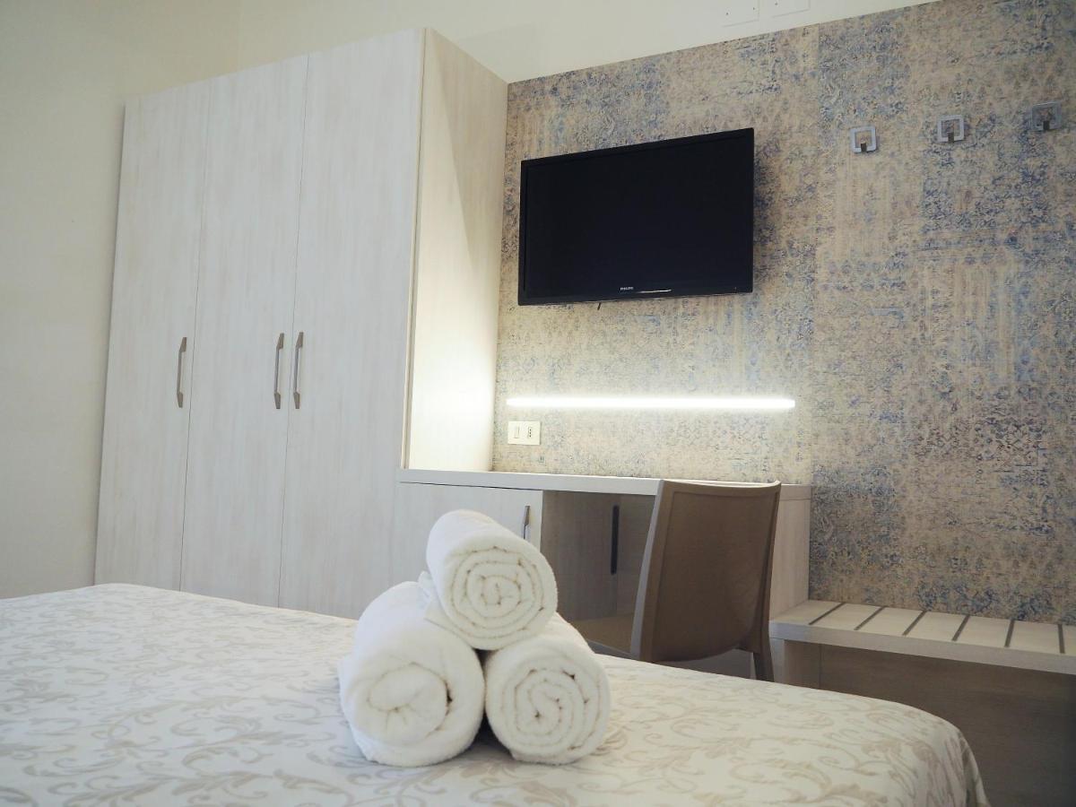 Hotel Olympia ガビッチェ・マーレ エクステリア 写真