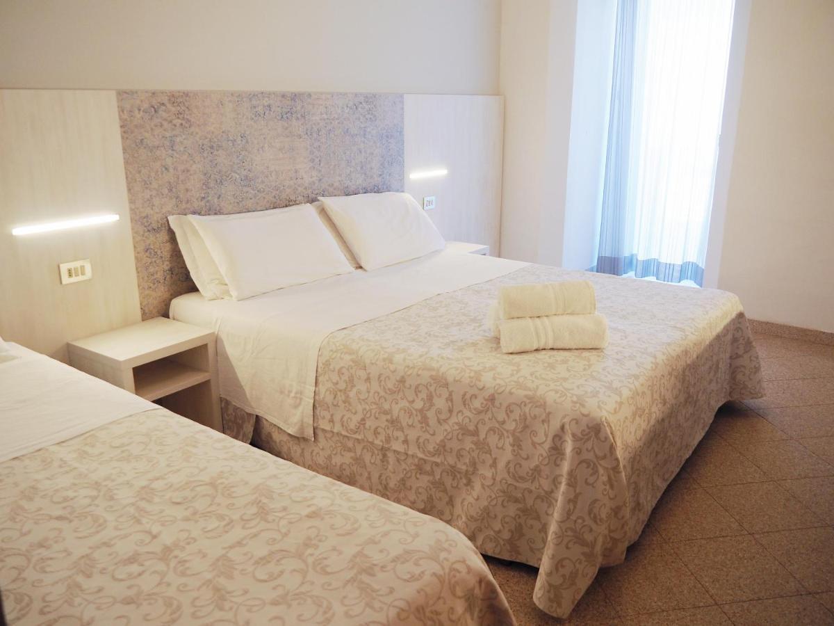 Hotel Olympia ガビッチェ・マーレ エクステリア 写真